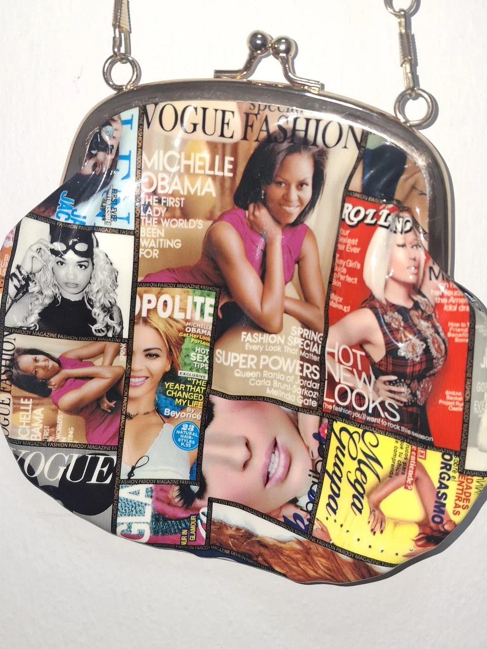Women's Crossbody Clutch Purse Magazine Print Gold Chain Kiss Lock Bag